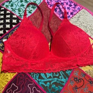 PINK Victoria's Secret Vibrant Red Lace Bra